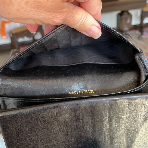 ๐๐HOST PICK๐๐ gorgeous Chanel Wallet black caviar skin - Picture 4 of 12